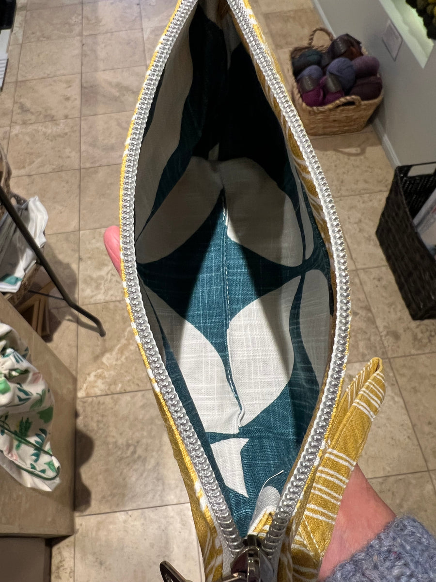 Colton Notions Zipper Pouch