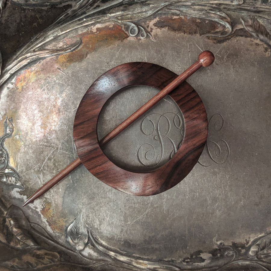 JUL Classic Waves Shawl Pin