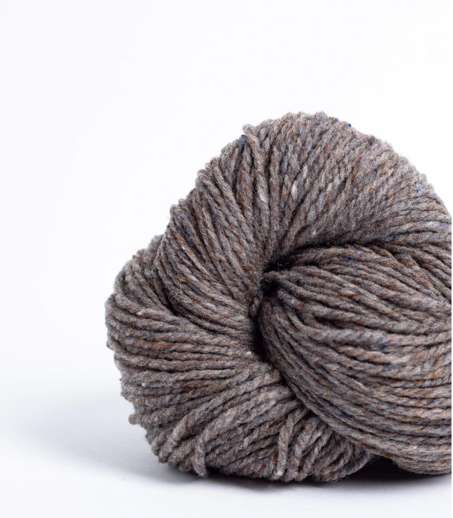WQ297●Her lip to：Bristol Tweed Knit Kinsella Pullover | Knitting Pattern by Anna Moore