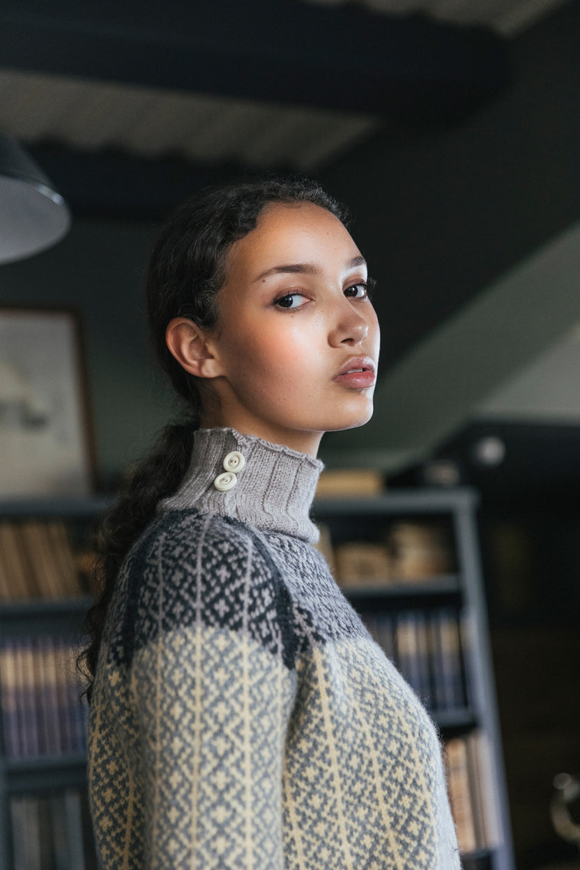 The Knitted Fabric by Dee Hardwicke