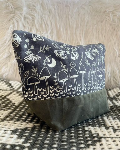 Jenna Rose Large Traveler Pouch