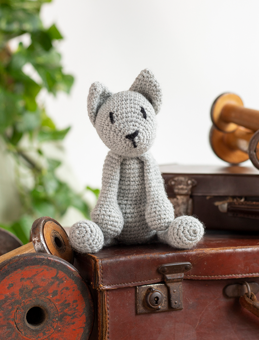 Toft Edward's Menagerie Crochet Kit - Alexandre the Cat